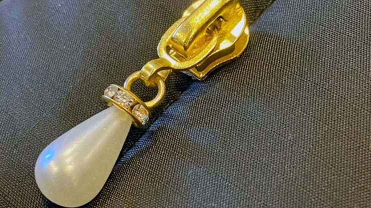 Zipper Pull w/ Imitation Imitation Pearl
